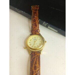 Vintage Guess Watch Women Gold Tone Leather Band Indiglo Needs Battery